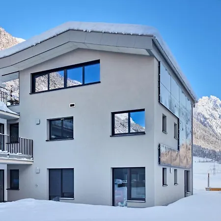 Galeon Apartment